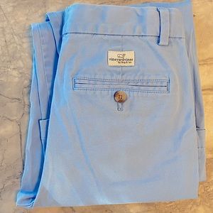 Vineyard Vines flat front chinos - size 16